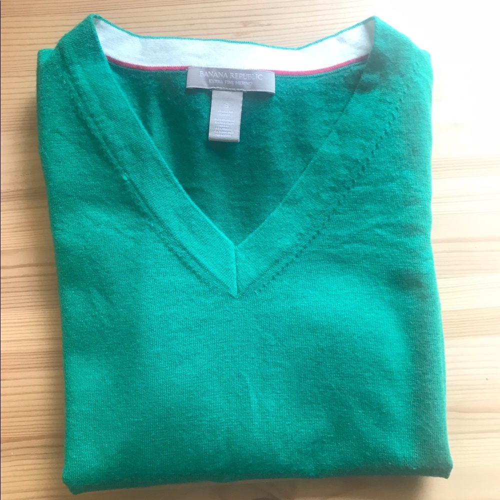 Banana Republic Merino Wool V neck Sweater